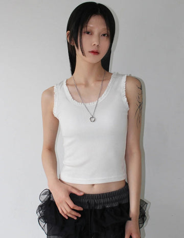 ADORABLE LACE SLEEVELESS